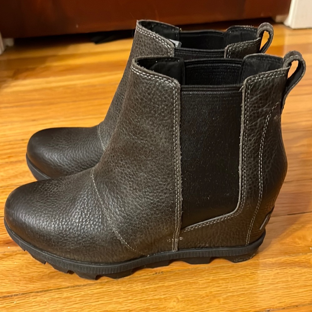 Sorel wedge winter boot